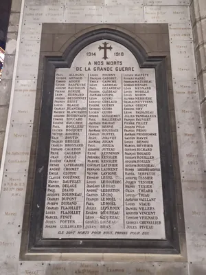 Plaque aux Morts de l'Église Sainte-Croix à Nantes