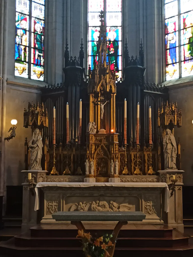 Maître-autel de l'Église Sainte-Croix de Nantes